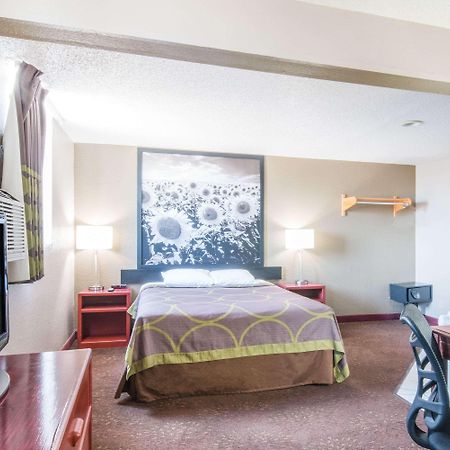 Super 8 By Wyndham Jamestown Exterior foto